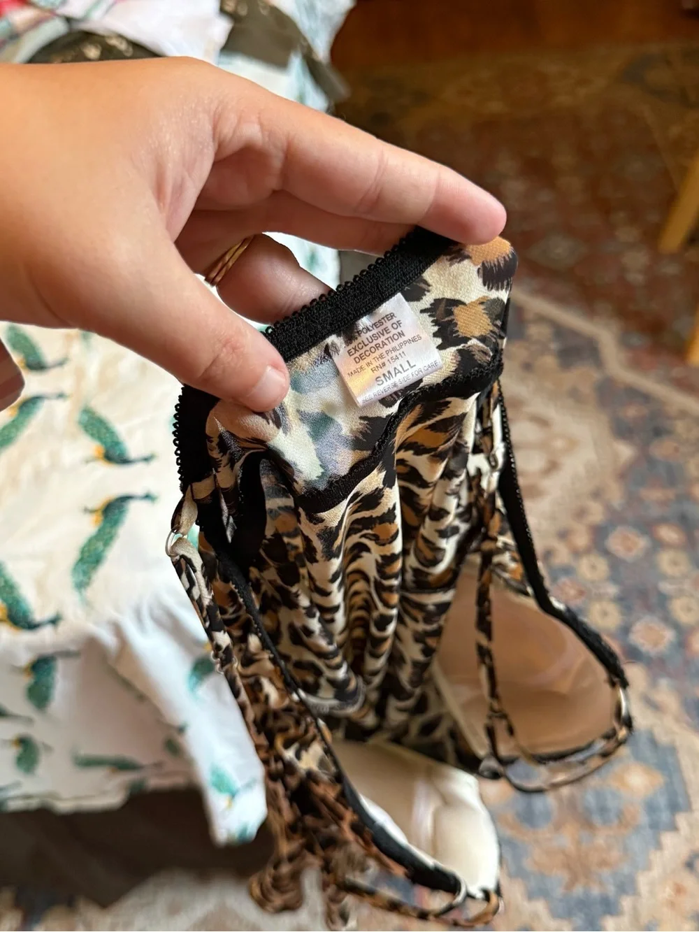 Vintage Y2K leopard print lip dress - Picture 5 of 5